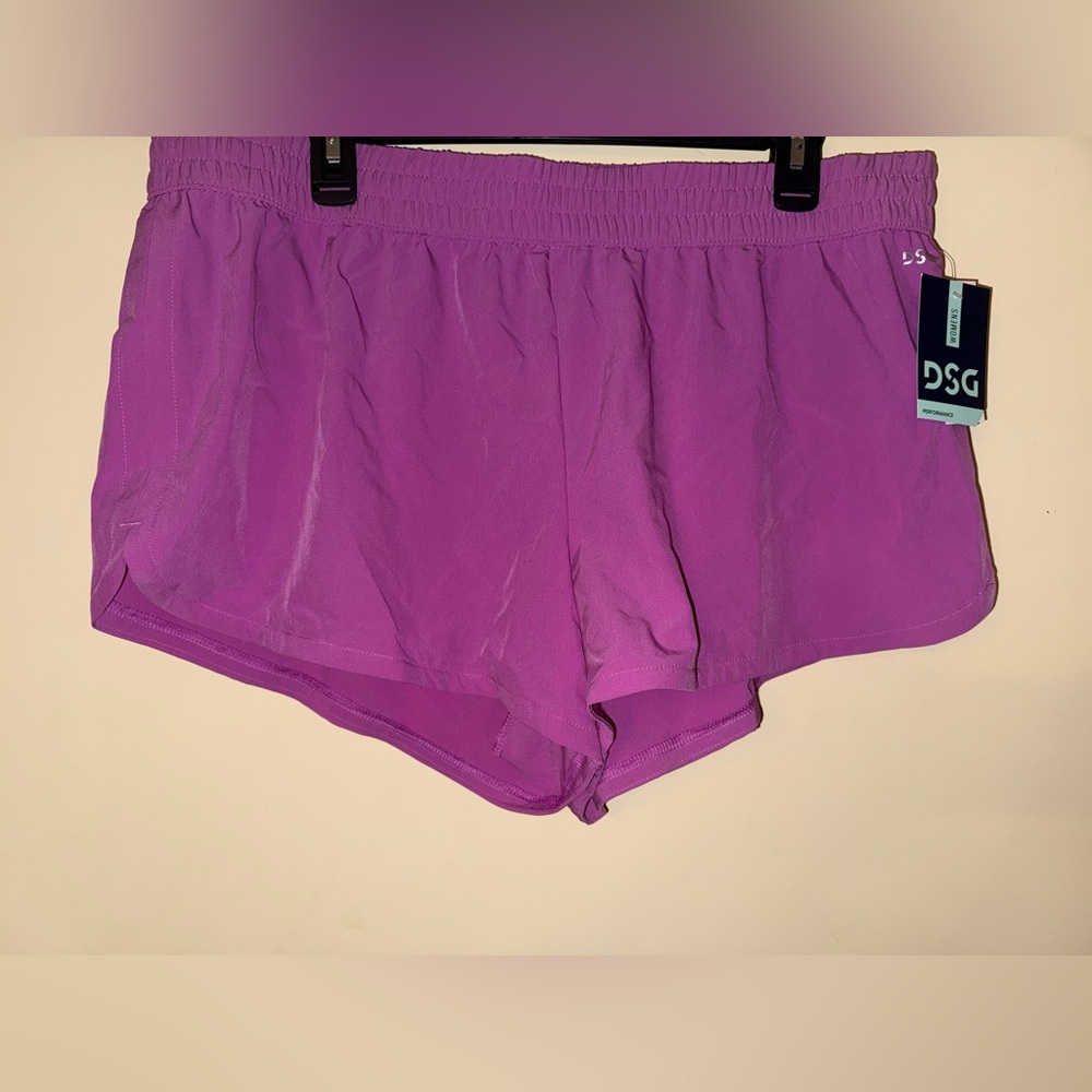 DSG Women's Magenta Performance Shorts